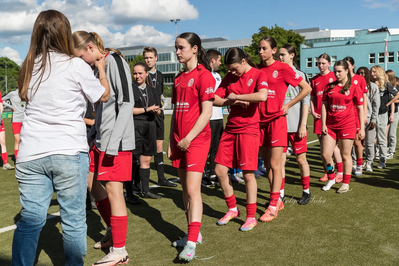 Bild 92 - wBJ Lotto Pokal Finale  Eimsbuetteler TV - Hamburger SV : Ergebnis: 0:3